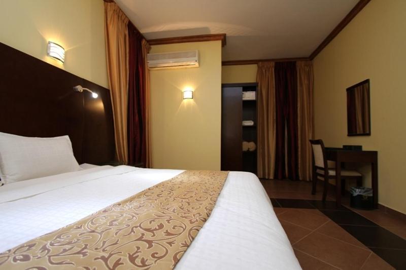 Raoum Inn Arar Kültér fotó