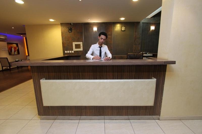 Raoum Inn Arar Kültér fotó
